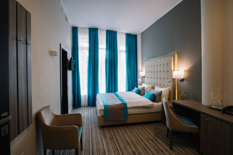 Norm Hill Hotel
