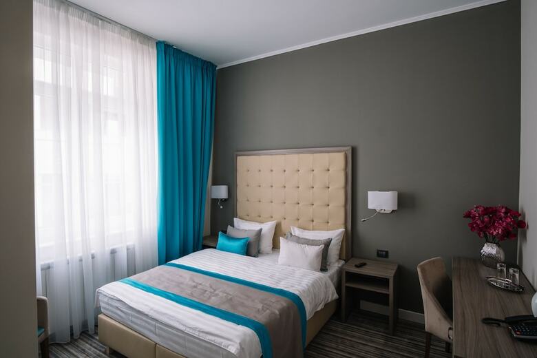 Norm Hill Hotel