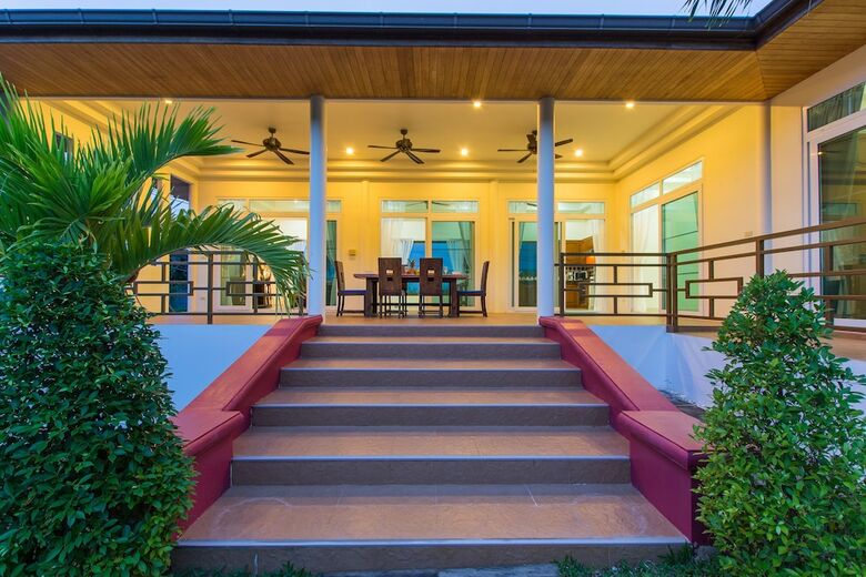 Seaview Tropical 3br Pool Villa