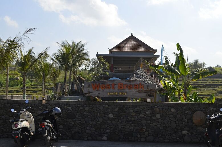 West Break Bali Medewi