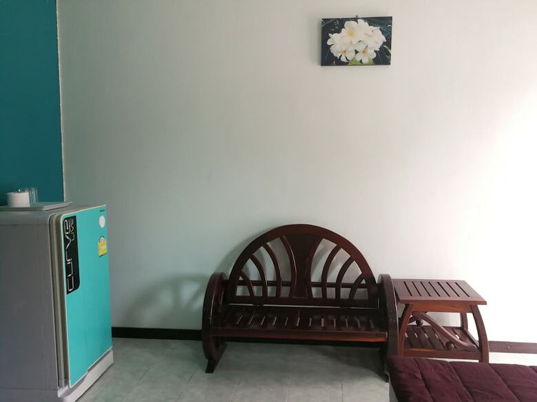Hotel Baan Pak Parichat-sarun