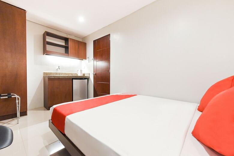 Oyo 111 The Chipper Hotel