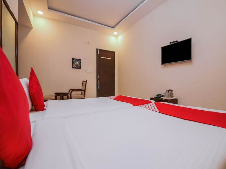 Oyo 15928 Hotel Midtown