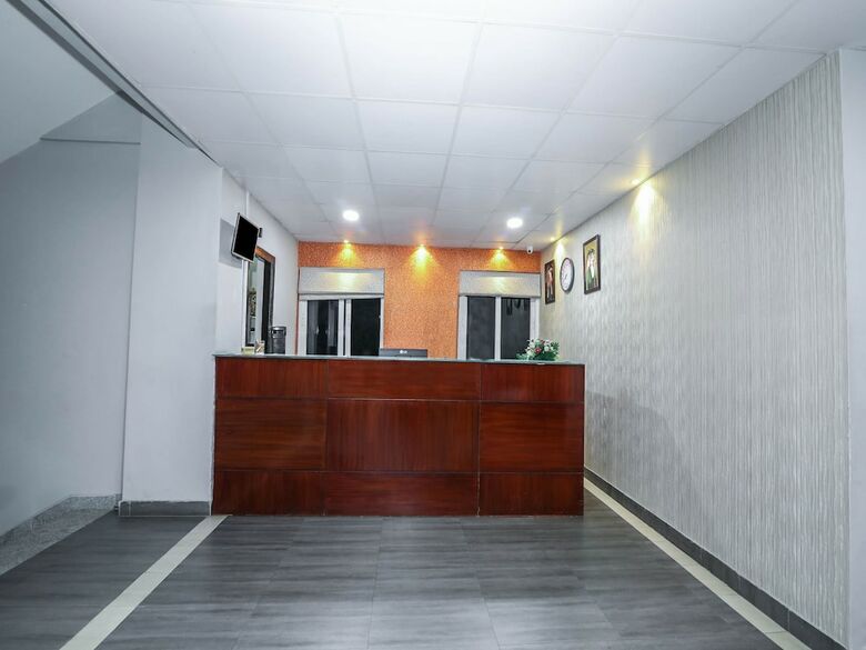 Oyo 15928 Hotel Midtown