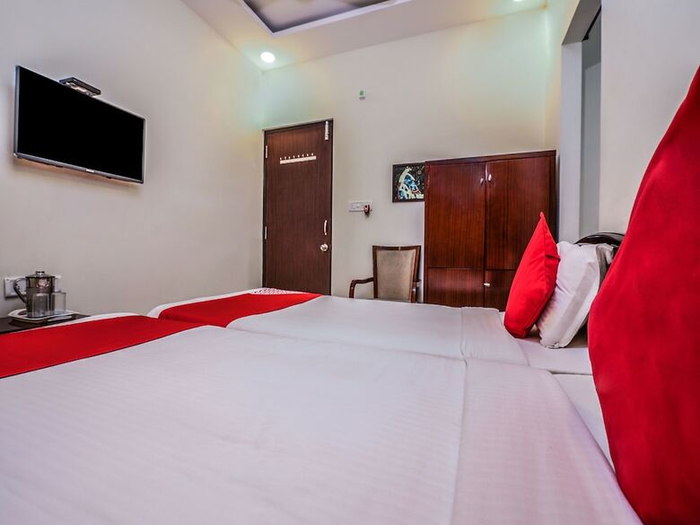 Oyo 15928 Hotel Midtown