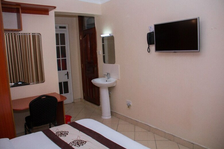 Hotel Enkeleshe