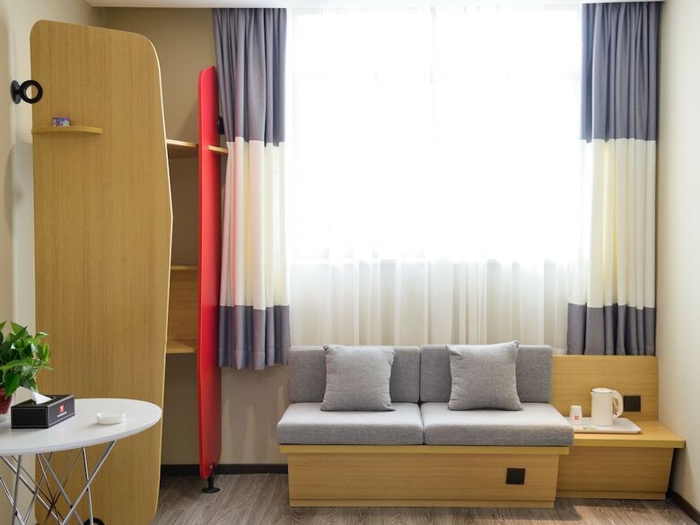 Hotel Ibis Yichang Bayi Rd