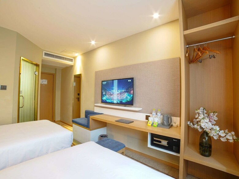 Ibis Styles Chengdu American Center Hotel