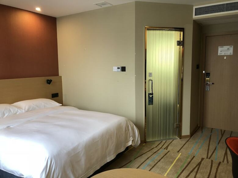 Ibis Styles Chengdu American Center Hotel