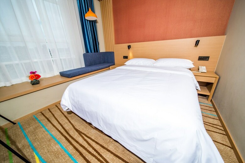 Ibis Styles Chengdu American Center Hotel