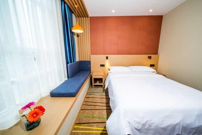 Ibis Styles Chengdu American Center Hotel