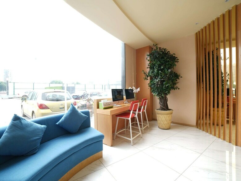 Ibis Styles Chengdu American Center Hotel