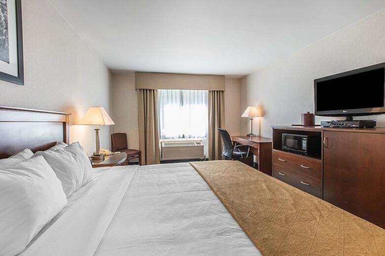 Hotel Quality Inn & Suites