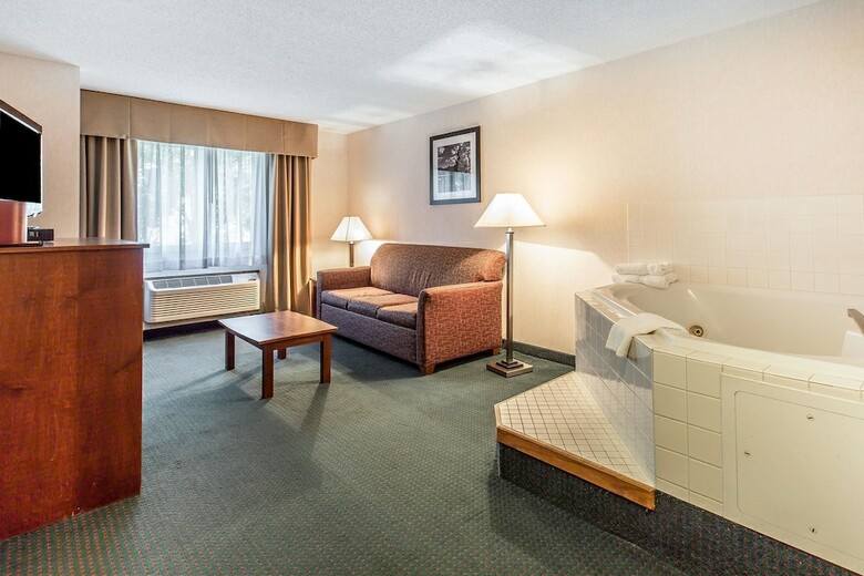 Hotel Quality Inn & Suites