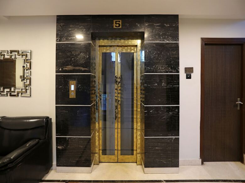 Hotel Capital O 16042 Orion West Willows