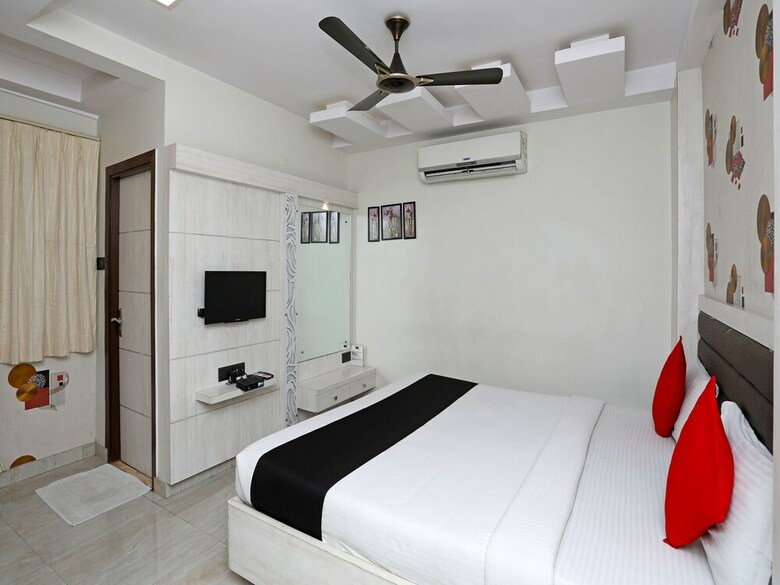 Hotel Capital O 16042 Orion West Willows