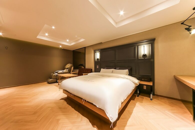 Cherish Hotel