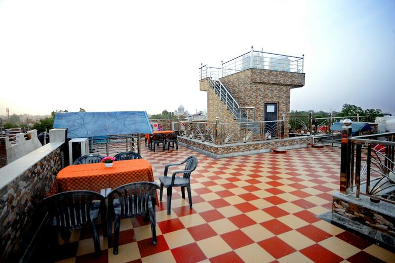 Hotel Aman Homestay