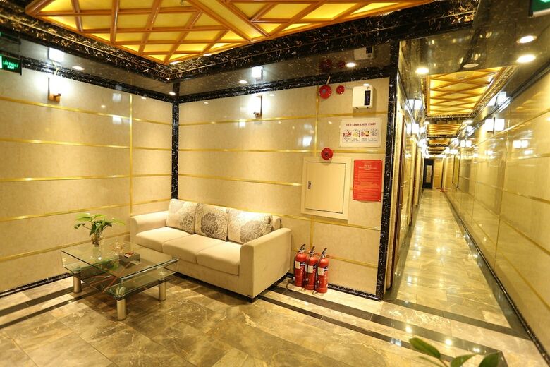 Central Phu Hung Hotel