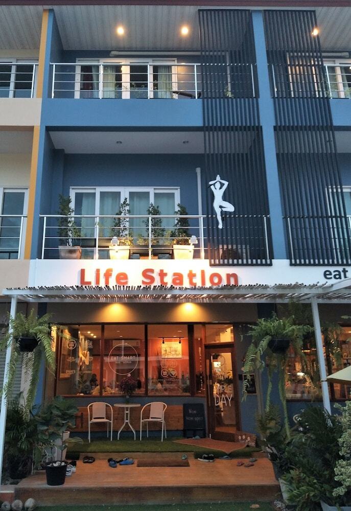 Hostal Life Station - Hostel
