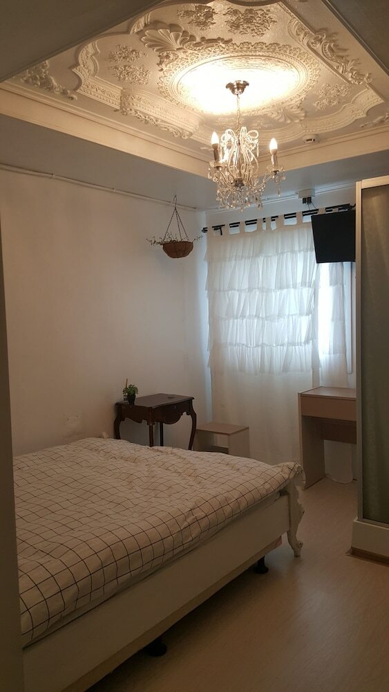 Hostal Lemon Tree Guesthouse 2 - Hostel