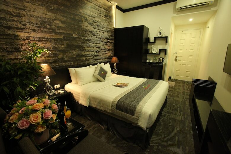 Hotel Khach San Tuong VI