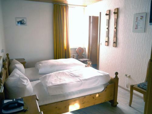 Hotel-gasthof-destille-eisenbahn