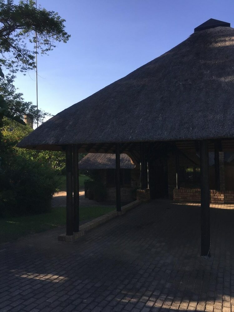 Legend Safaris - Kruger Park Lodge
