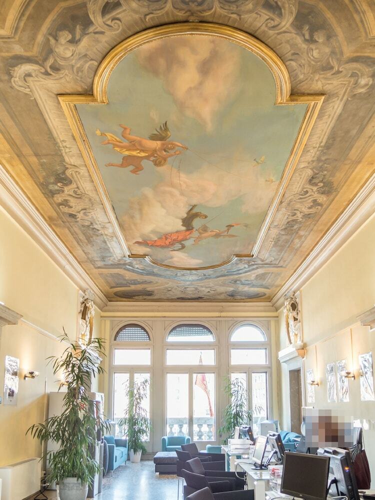 Riva Palace Apartments