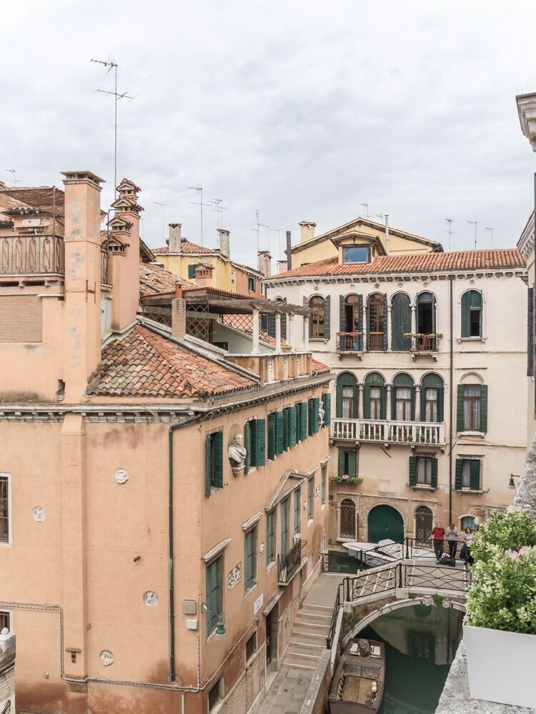 Riva Palace Apartments