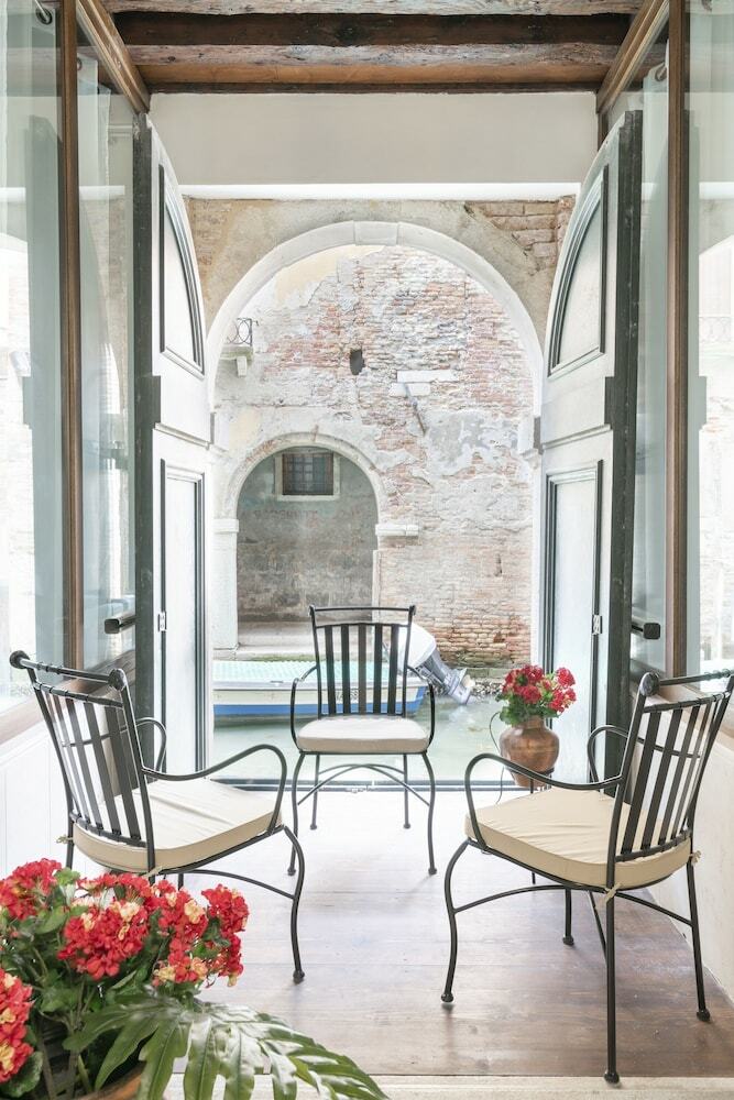 Riva Palace Apartments