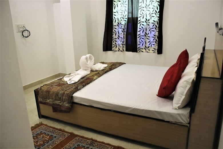 Hotel Rising Shemesh