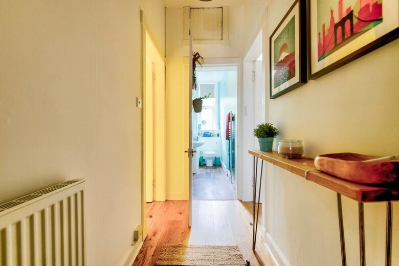 Bright And Airy Apartment In Canonmills