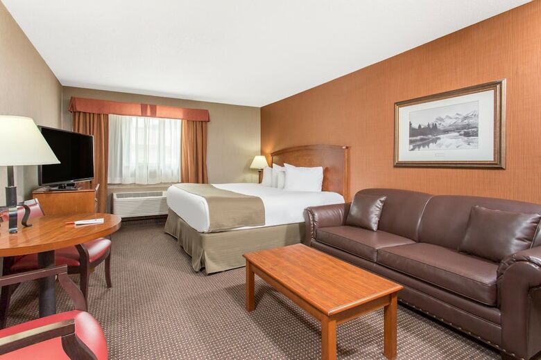 Hotel Canmore Inn & Suites