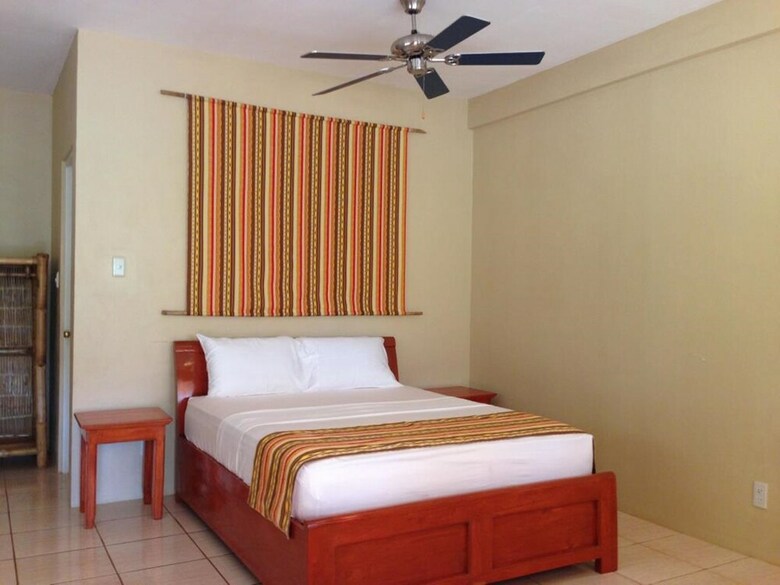 Hotel Islandia Beach Resort