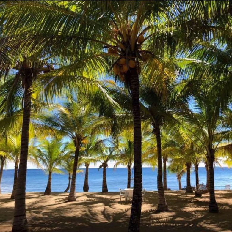 Hotel Islandia Beach Resort