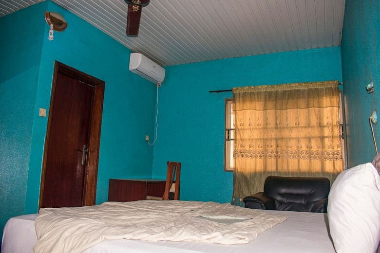 Jolac Hotel And Suites