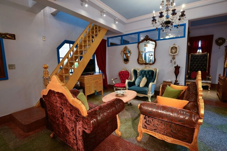 Hotel Chikan West Homestay