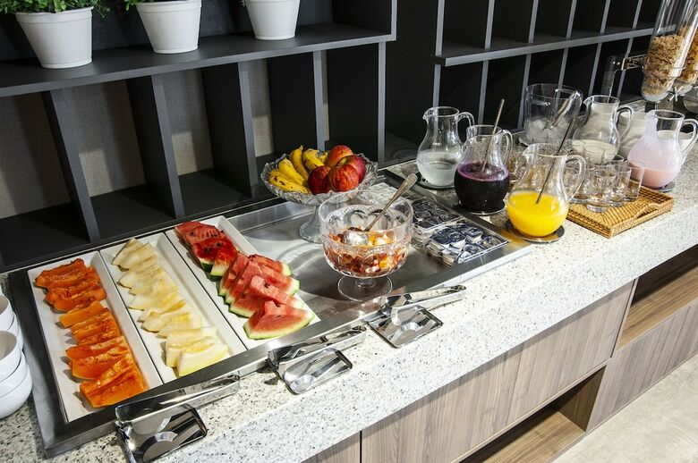 Bed & Breakfast Holiday Inn Express Farroupilha