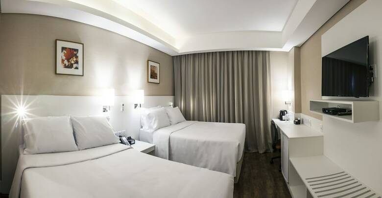 Bed & Breakfast Holiday Inn Express Farroupilha