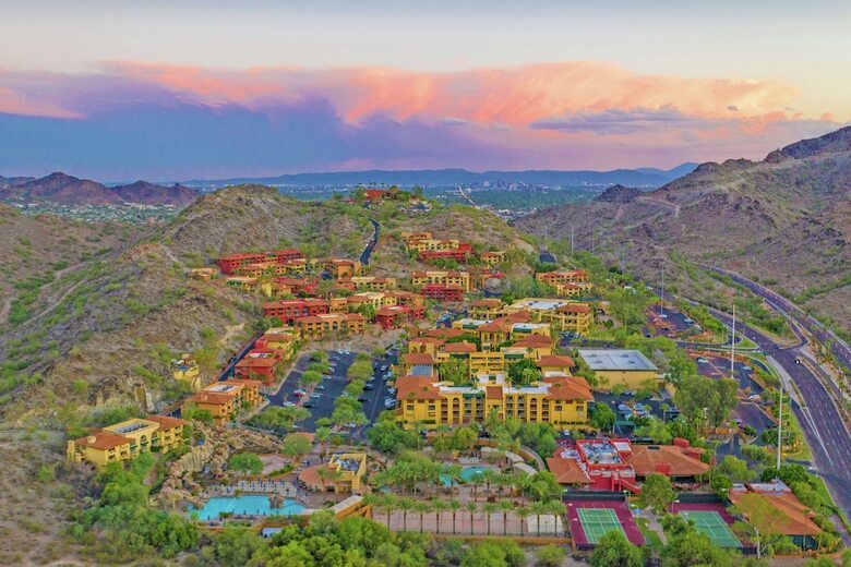 Hotel Pointe Hilton Tapatio Cliffs Resort