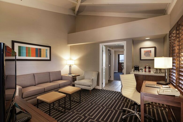 Hotel Pointe Hilton Tapatio Cliffs Resort