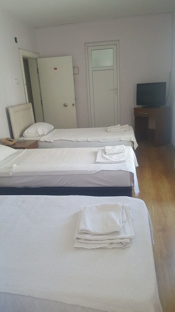 Hotel Bayrakli Otel
