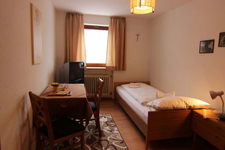 B�ckerei-caf� & Pension Estenfeld
