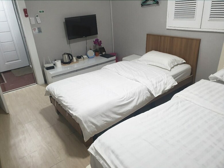 Gyeong's Family Hotel