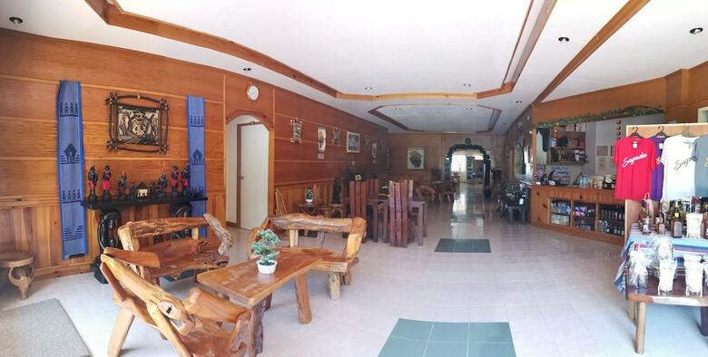 Posada Rusty Nail Inn And Cafe