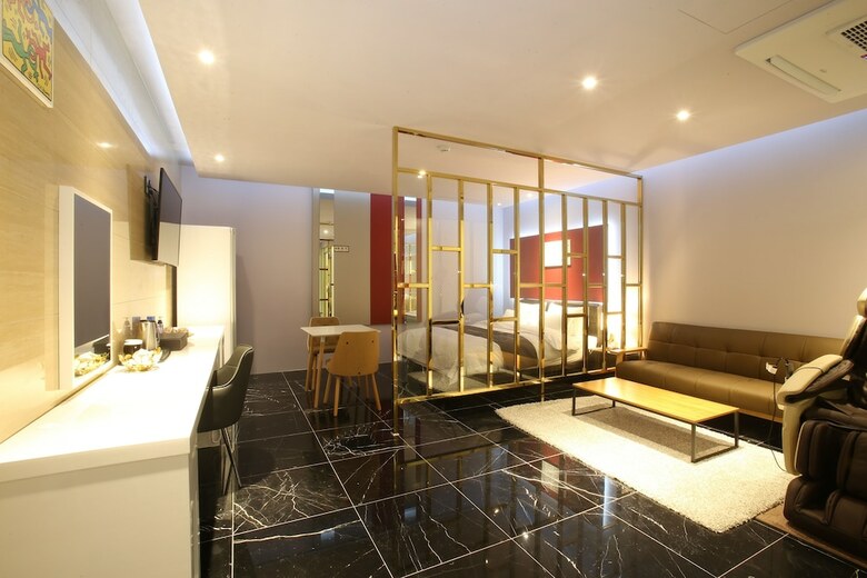 Gimpo Pentastar Hotel