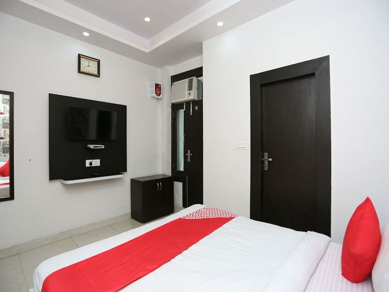 Oyo 13576 Hotel Residency