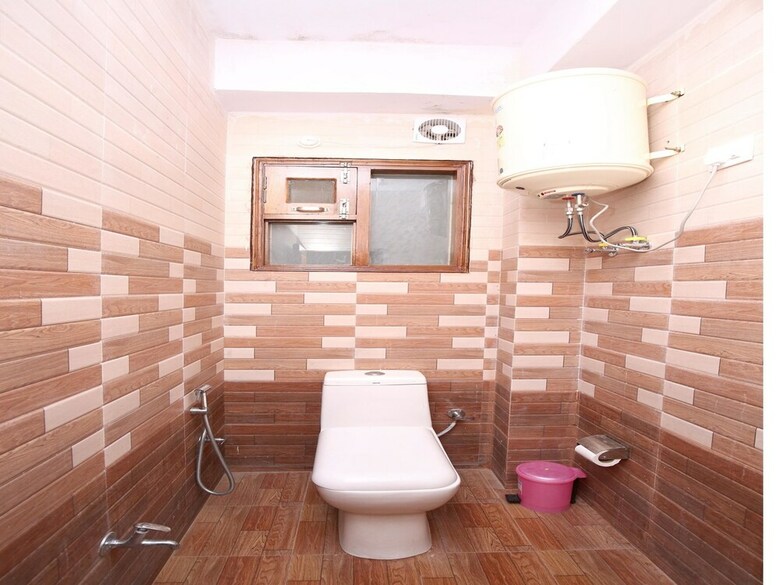 Hotel Oyo 14784 Angad Residency