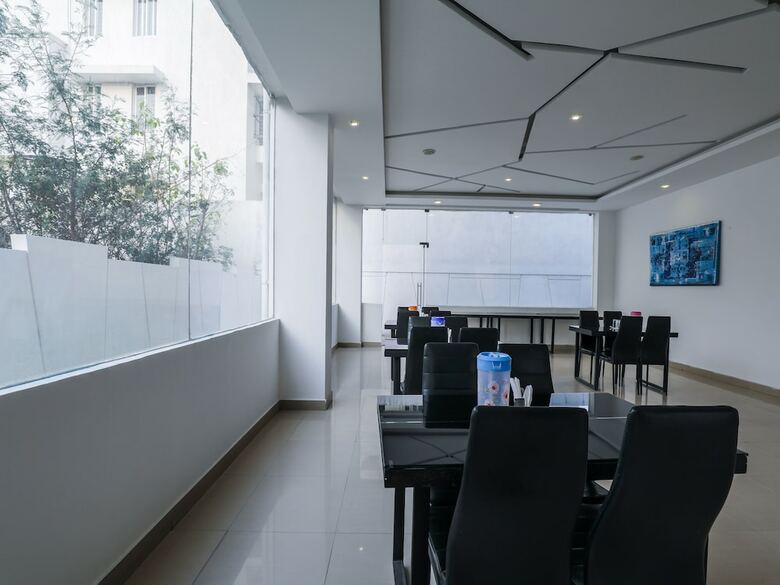 Hotel Oyo 14504 The Conclave